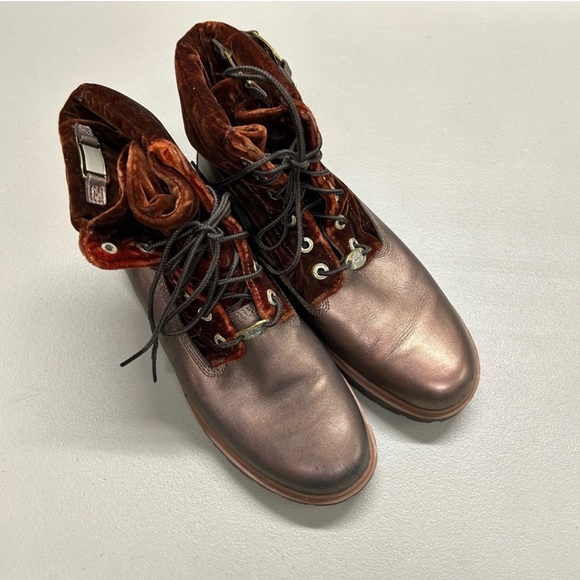 Timberland Velvet Boots Bronze Leather Lug Sole Gold Hardware Womens Size 8.5 - Picture 4 of 8